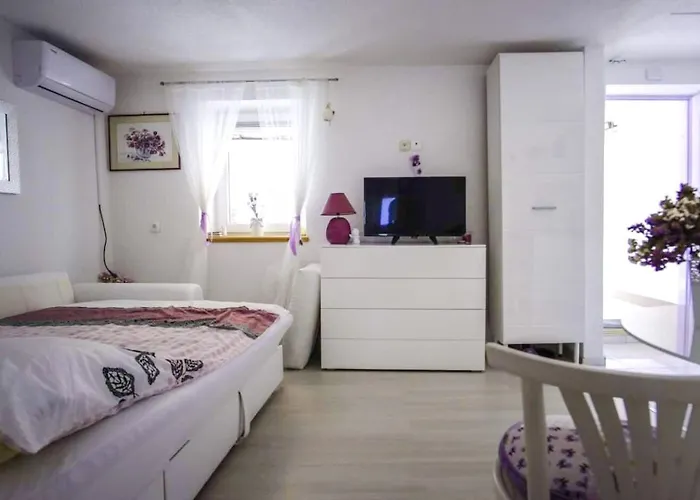 Holiday home House Marie's Lavander Dream Raslina